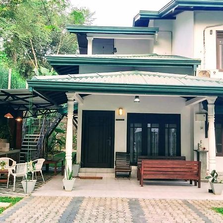 Villa Senan - 2 Apartments - Mirissa Dış mekan fotoğraf