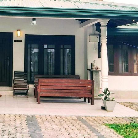 Villa Senan - 2 Apartments - Mirissa Oda fotoğraf