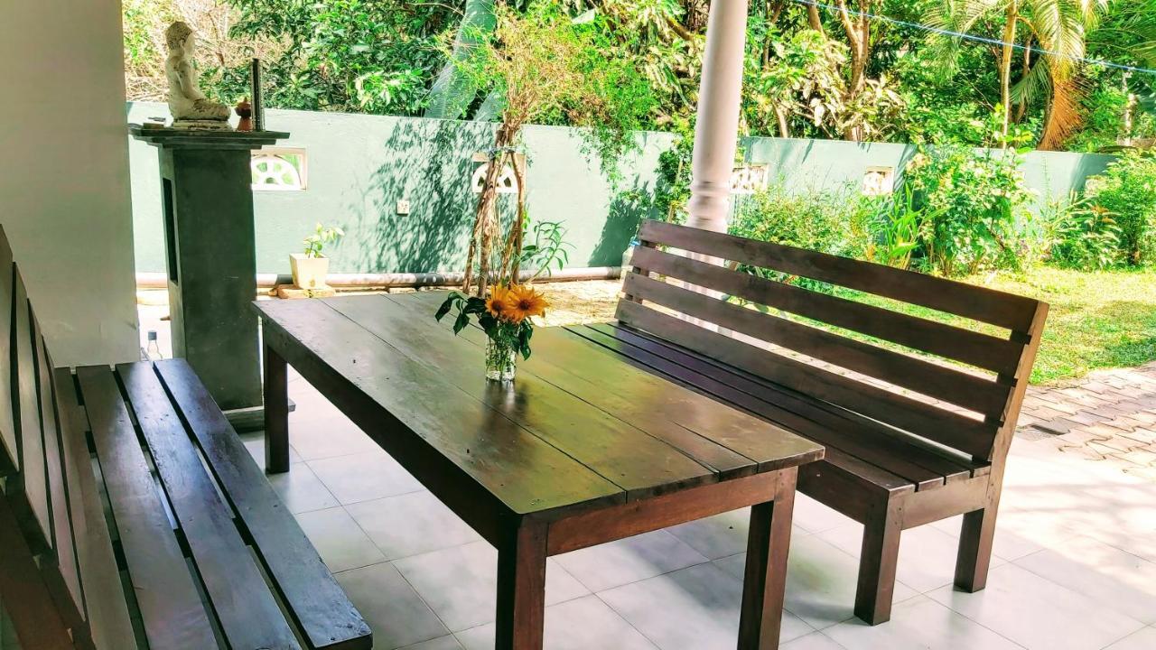 Villa Senan - 2 Apartments - Mirissa Dış mekan fotoğraf