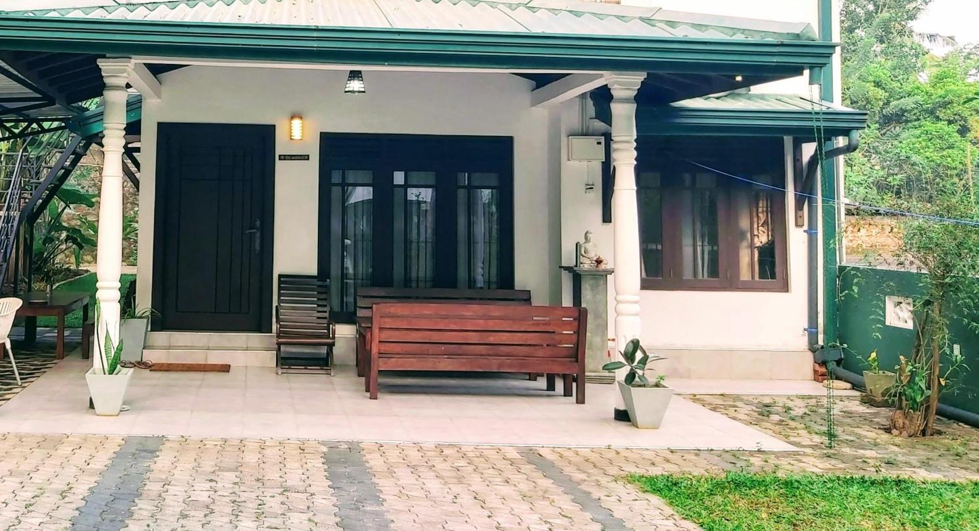 Villa Senan - 2 Apartments - Mirissa Oda fotoğraf